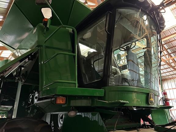 Image of John Deere 9570 STS equipment image 2