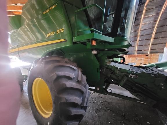 Image of John Deere 9570 STS equipment image 1