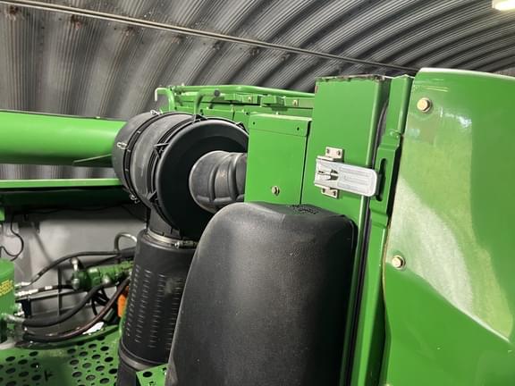 Image of John Deere 9570 STS equipment image 1