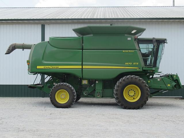 Image of John Deere 9570 STS equipment image 3