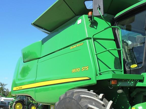 Image of John Deere 9570 STS equipment image 4