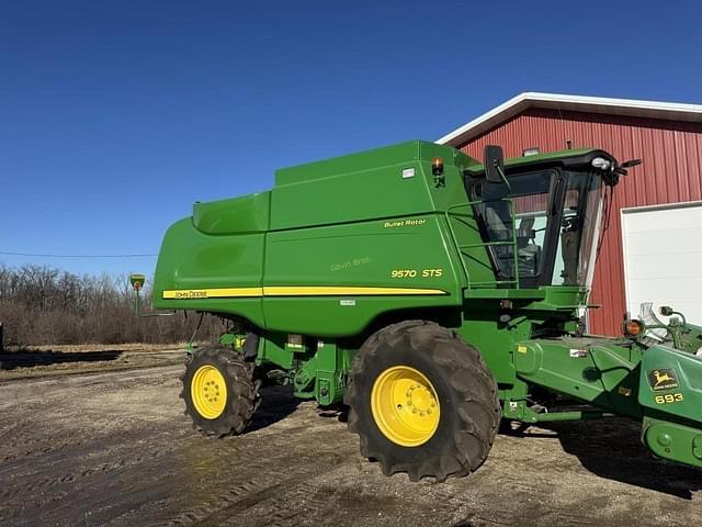 Image of John Deere 9570 STS equipment image 3