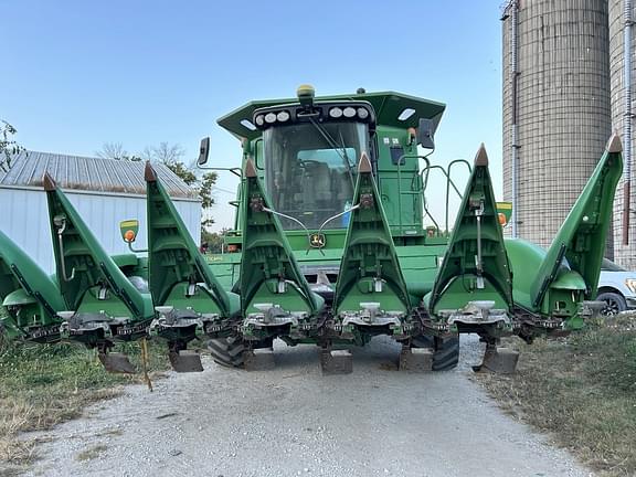 Image of John Deere 9570 STS equipment image 2