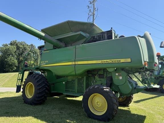 Image of John Deere 9570 STS equipment image 2