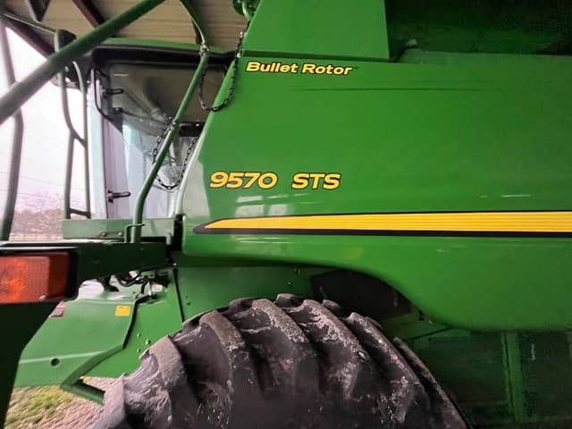 Image of John Deere 9570 STS equipment image 1