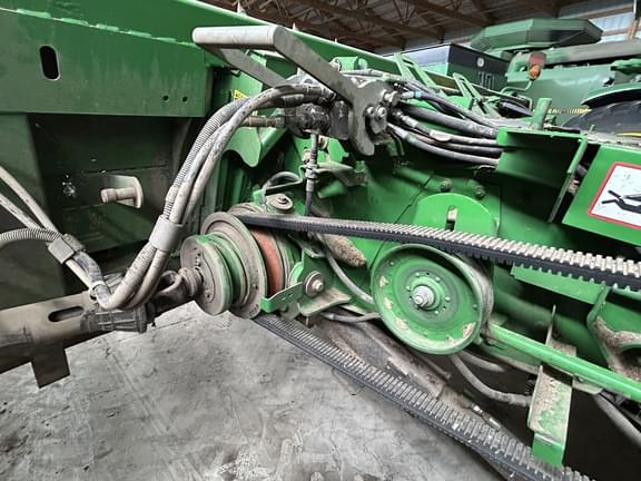 Image of John Deere 9670 STS equipment image 2