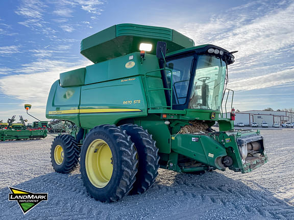 Image of John Deere 9670 STS equipment image 2