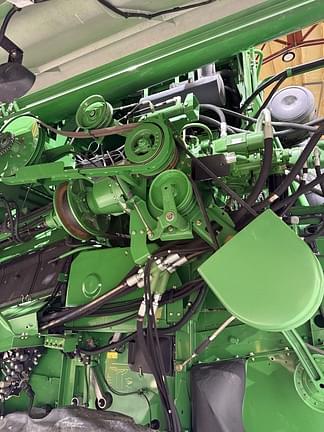 Image of John Deere 9670 STS equipment image 1