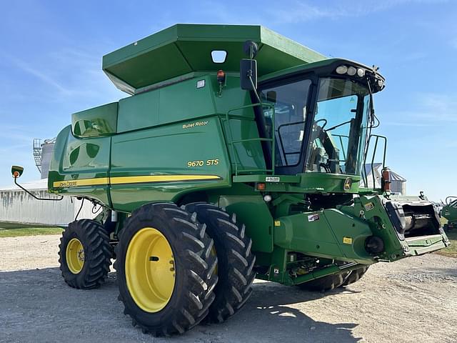 Image of John Deere 9670 STS equipment image 2