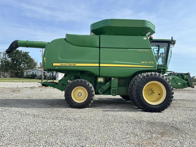 Image of John Deere 9670 STS equipment image 3