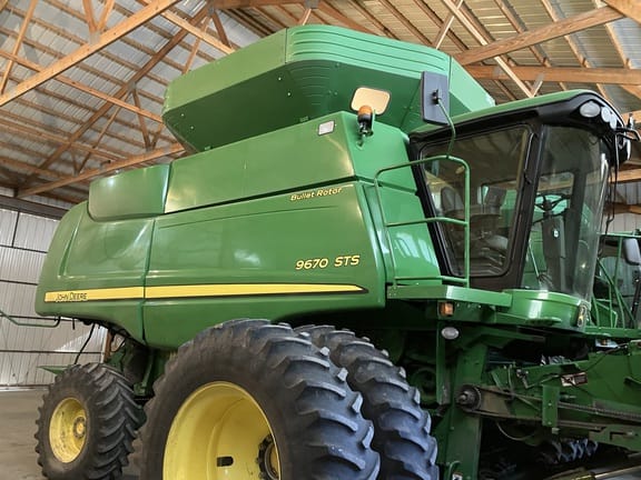 2010 John Deere 9670 STS Equipment Image0