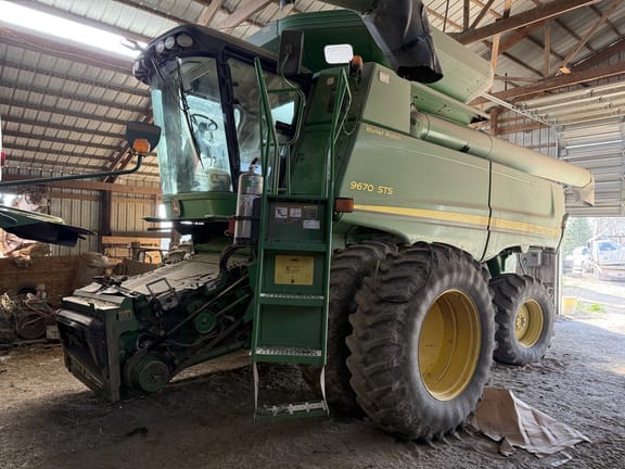 2010 John Deere 9670 STS Equipment Image0