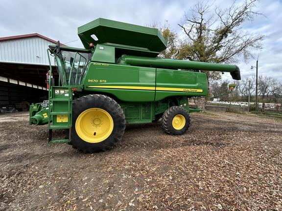 Image of John Deere 9670 STS equipment image 1
