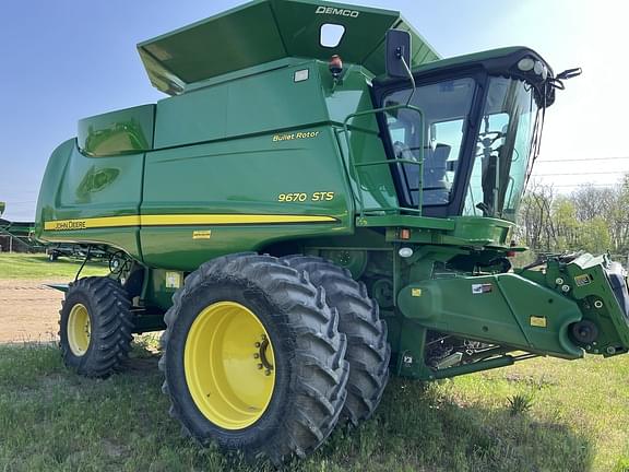 Image of John Deere 9670 STS equipment image 2
