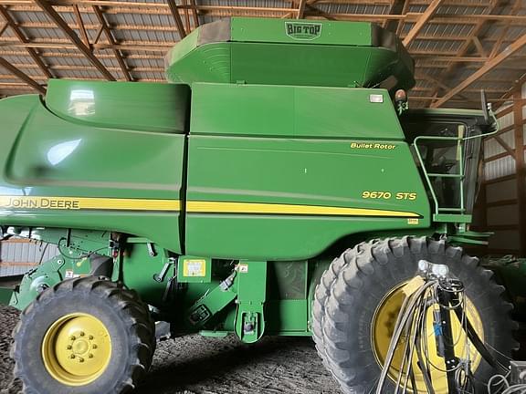 Image of John Deere 9670 STS equipment image 2