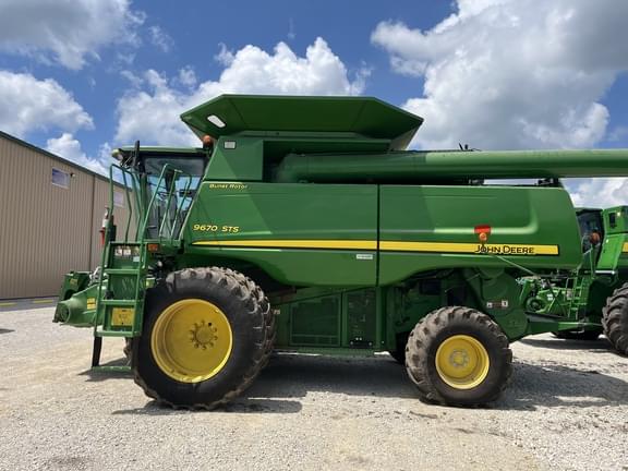 Image of John Deere 9670 STS equipment image 1