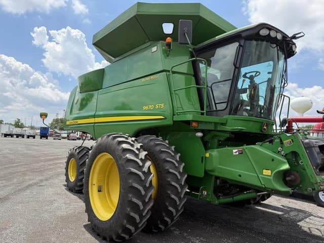 Image of John Deere 9670 STS equipment image 4