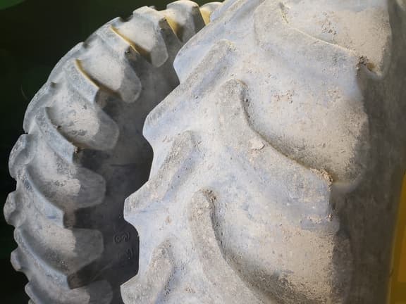 Image of John Deere 9670 STS equipment image 4