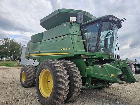 Image of John Deere 9670 STS equipment image 1