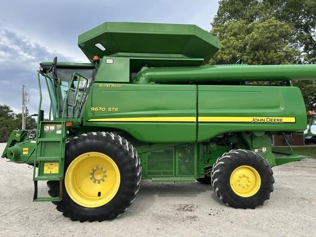 Image of John Deere 9670 STS equipment image 2