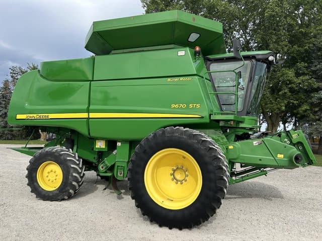 Image of John Deere 9670 STS equipment image 1