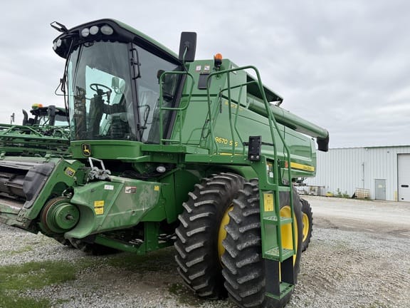 2010 John Deere 9670 STS Equipment Image0
