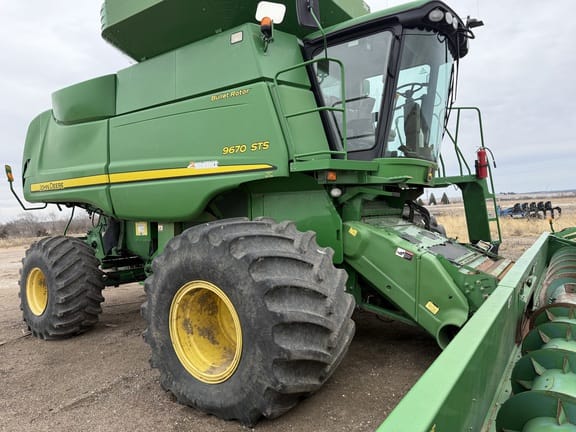 2010 John Deere 9670 STS Equipment Image0
