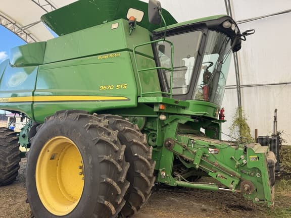Image of John Deere 9670 STS equipment image 4