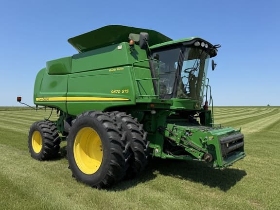 Image of John Deere 9670 STS equipment image 1