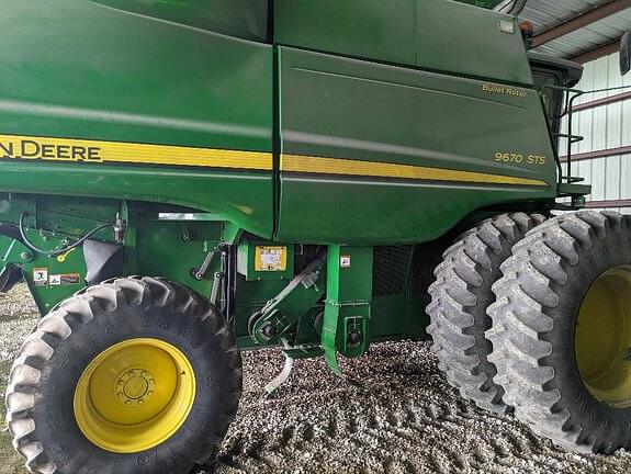 Image of John Deere 9670 STS equipment image 1