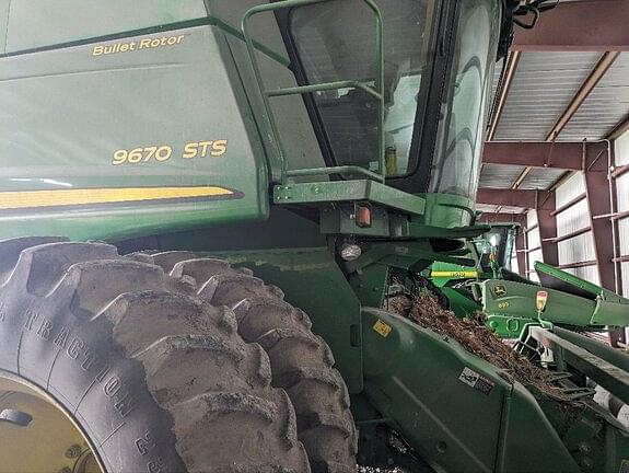 Image of John Deere 9670 STS equipment image 3