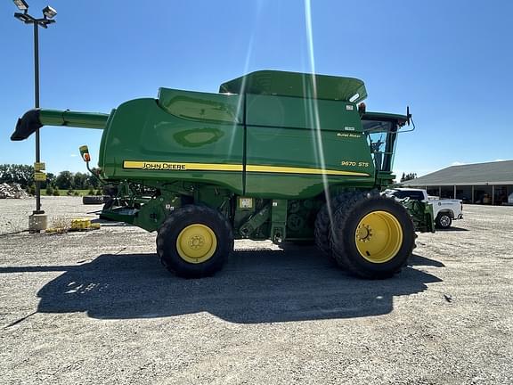 Image of John Deere 9670 STS equipment image 1