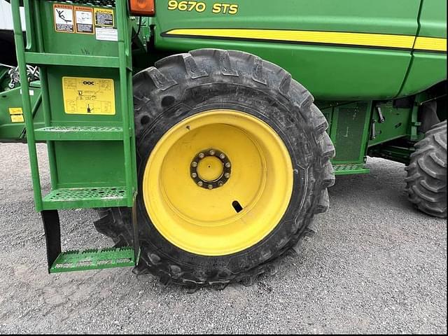 Image of John Deere 9670 STS equipment image 4