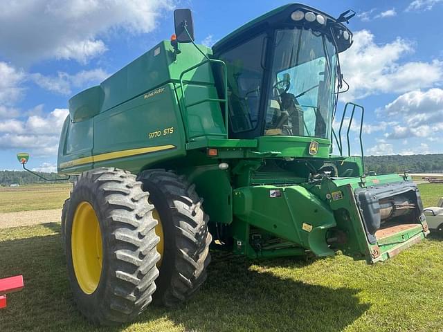 Image of John Deere 9770 STS equipment image 1