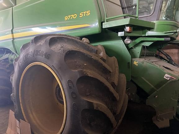 Image of John Deere 9770 STS equipment image 1