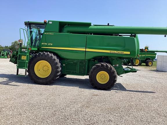 Image of John Deere 9770 STS equipment image 1