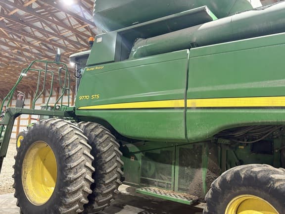 Image of John Deere 9770 STS equipment image 4