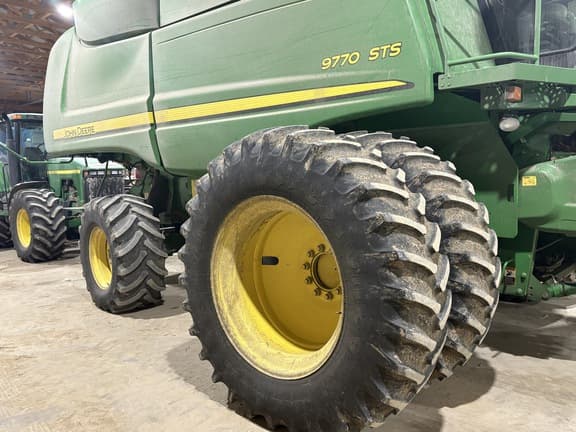 Image of John Deere 9770 STS equipment image 3