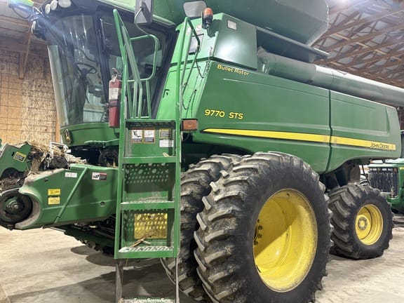 2010 John Deere 9770 STS Equipment Image0