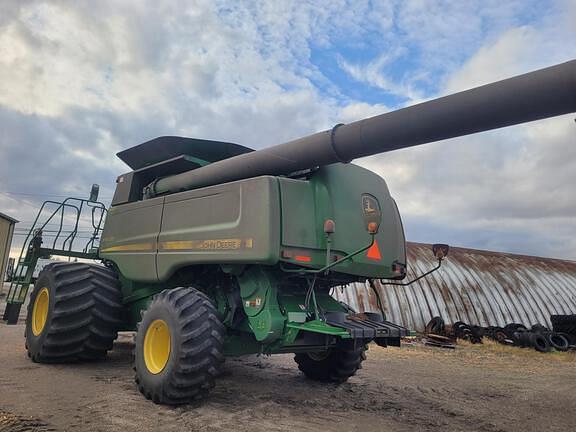 Image of John Deere 9770 STS equipment image 2