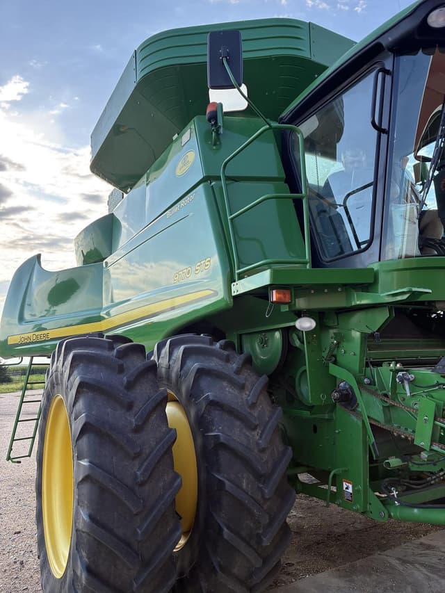 Image of John Deere 9770 STS equipment image 1