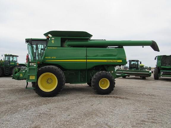 Image of John Deere 9770 STS equipment image 1