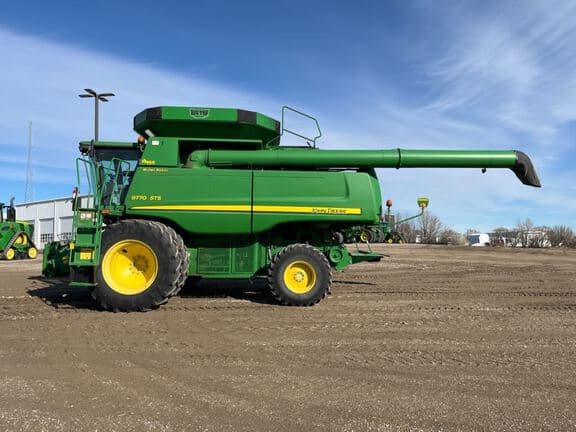 Image of John Deere 9770 STS equipment image 1