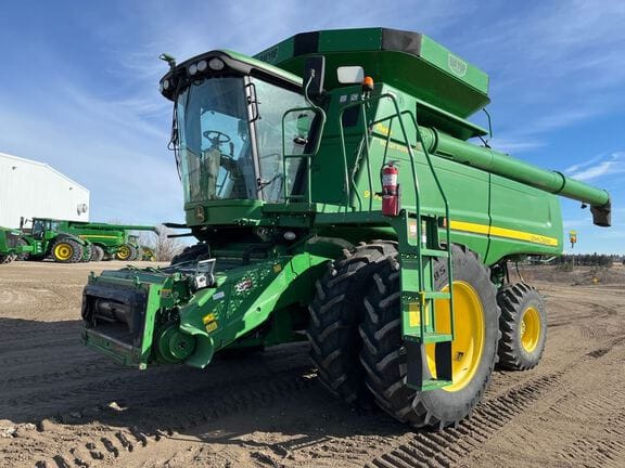 2010 John Deere 9770 STS Equipment Image0