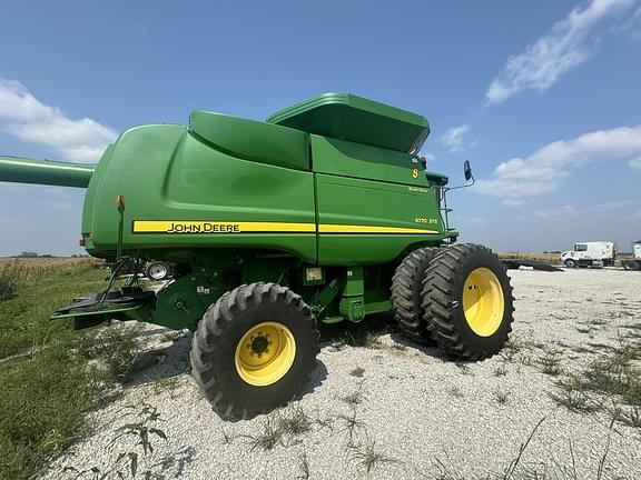 Image of John Deere 9770 STS equipment image 4