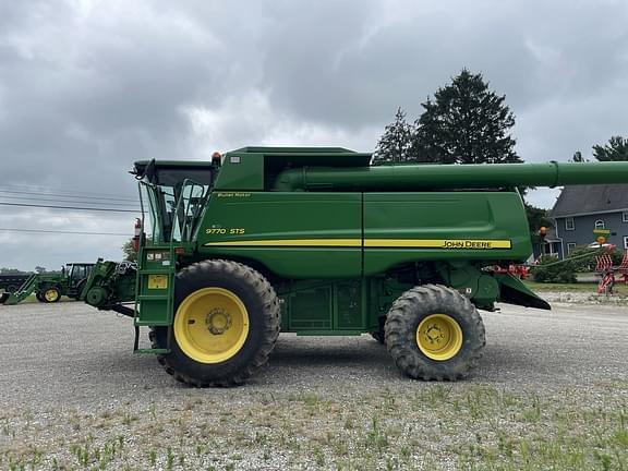 Image of John Deere 9770 STS equipment image 2