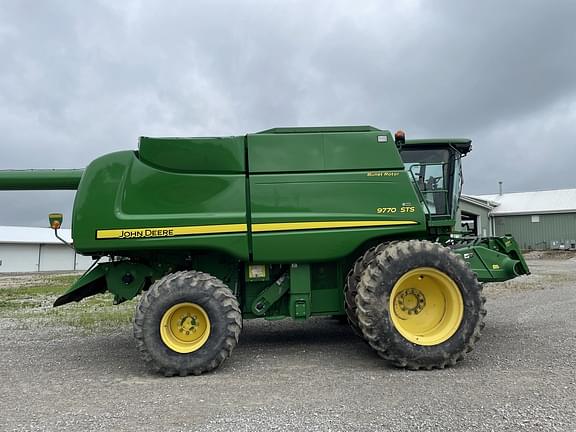 Image of John Deere 9770 STS equipment image 3