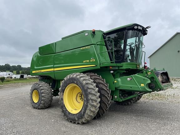 Image of John Deere 9770 STS equipment image 1