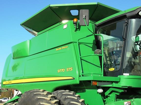 Image of John Deere 9770 STS equipment image 2