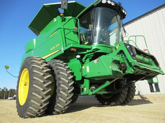 Image of John Deere 9770 STS equipment image 3